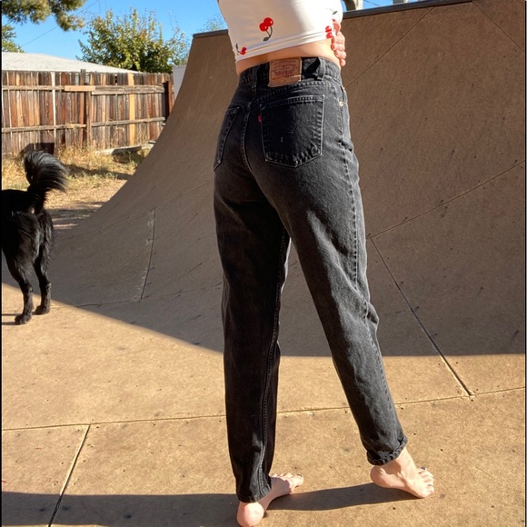 ****SOLD****Vintage Levi’s 512 High Waisted Jeans - Picture 2 of 6